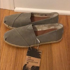 Toms size 6 new with tags